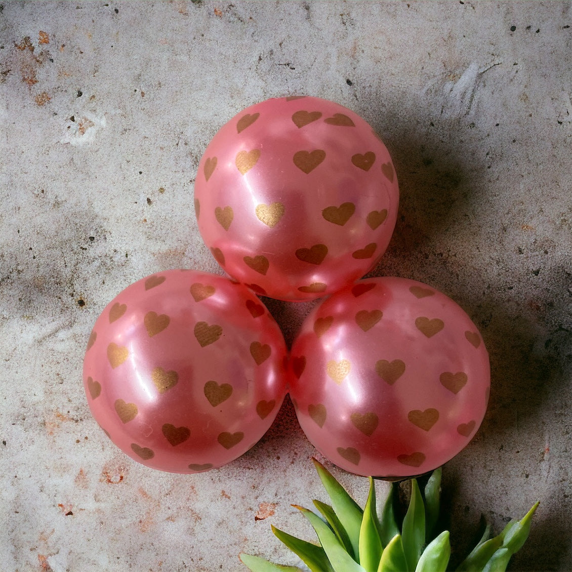W519- 20mm "Pink w/Gold Hearts" Acrylic Pearl Beads (1 Count)