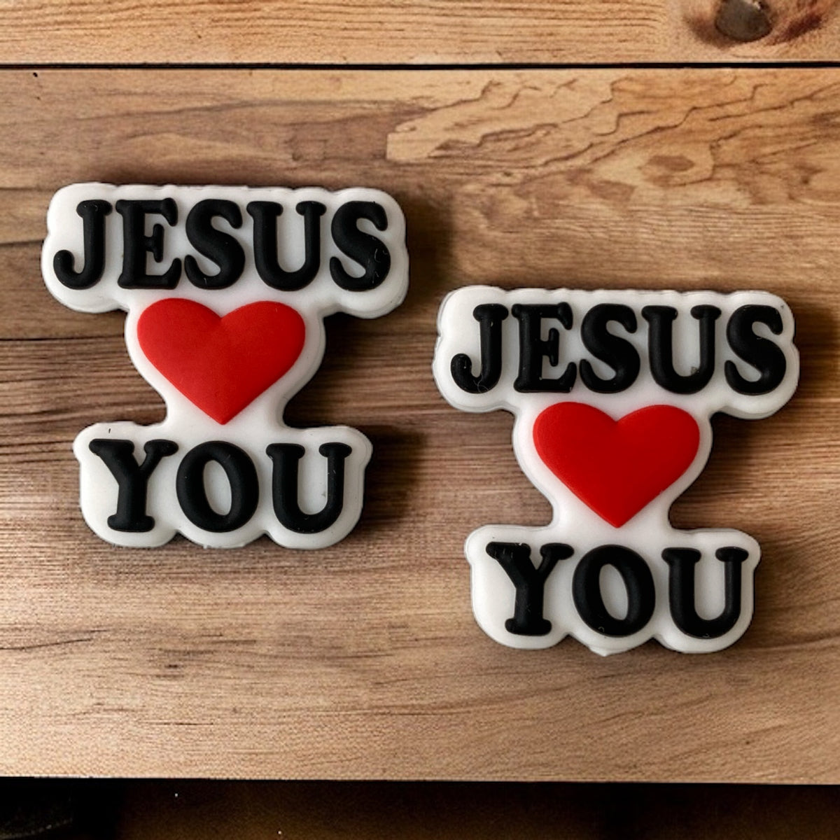 e566- “Jesus Loves You" Silicone Focal Bead (1 Count)