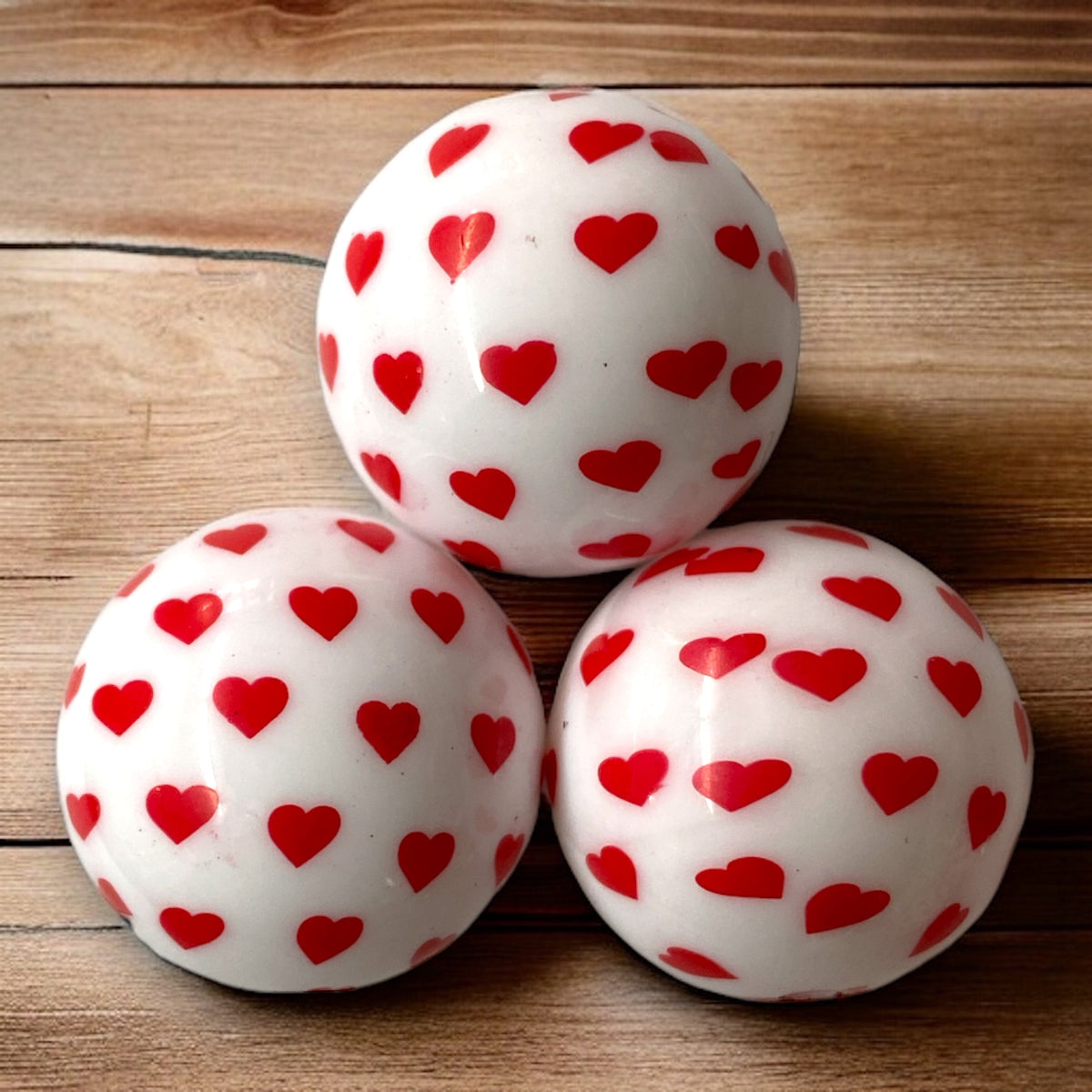 W521- 20mm "White w/Red Hearts" Acrylic Solid Beads (1 Count)