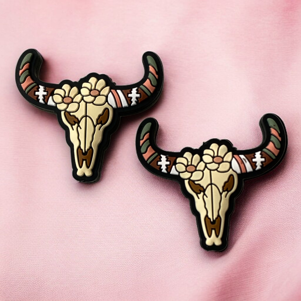 X371 - “Cream Longhorn" Silicone Focal Bead (1 Count)