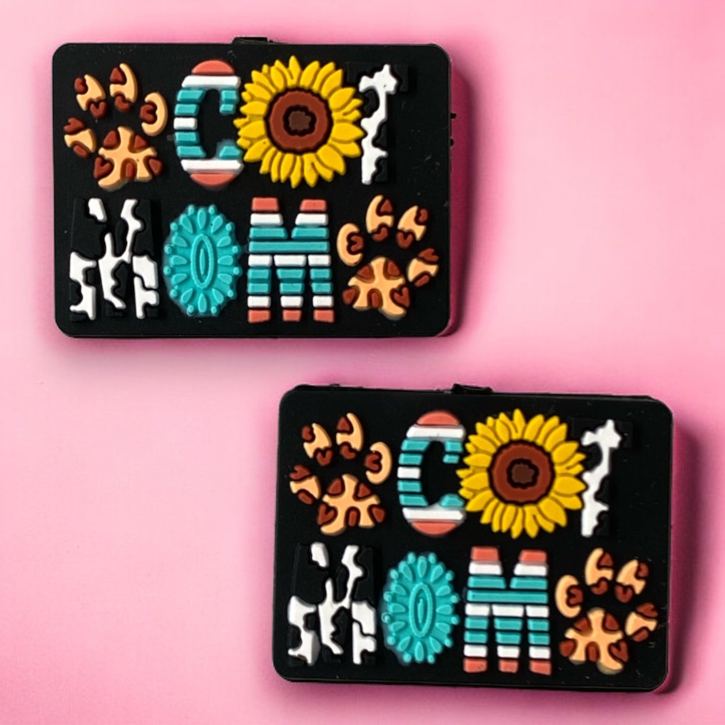 X252 - “Cat Mom" Silicone Focal Bead (1 Count)