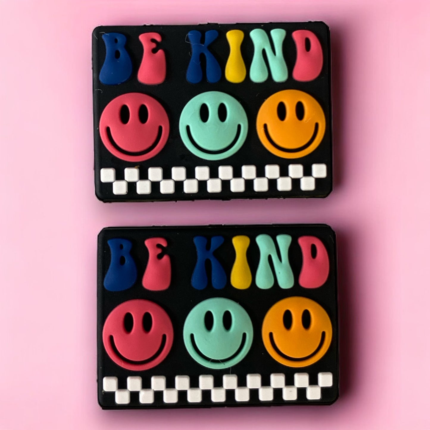 h950 - “Be Kind" Silicone Focal Bead (1 Count)