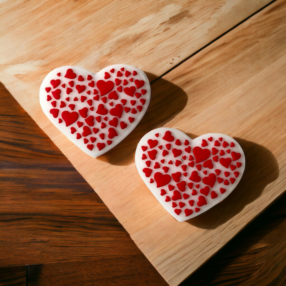 h857 - “Heart” Silicone Focal Bead (1 Count)