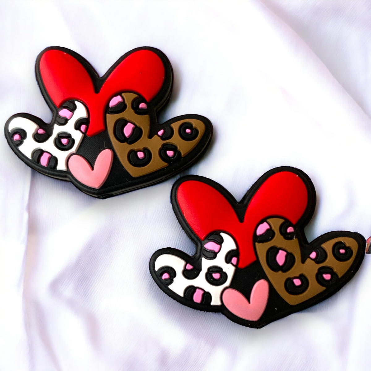 h850- “V-Day Hearts" Silicone Focal Bead (1 Count)