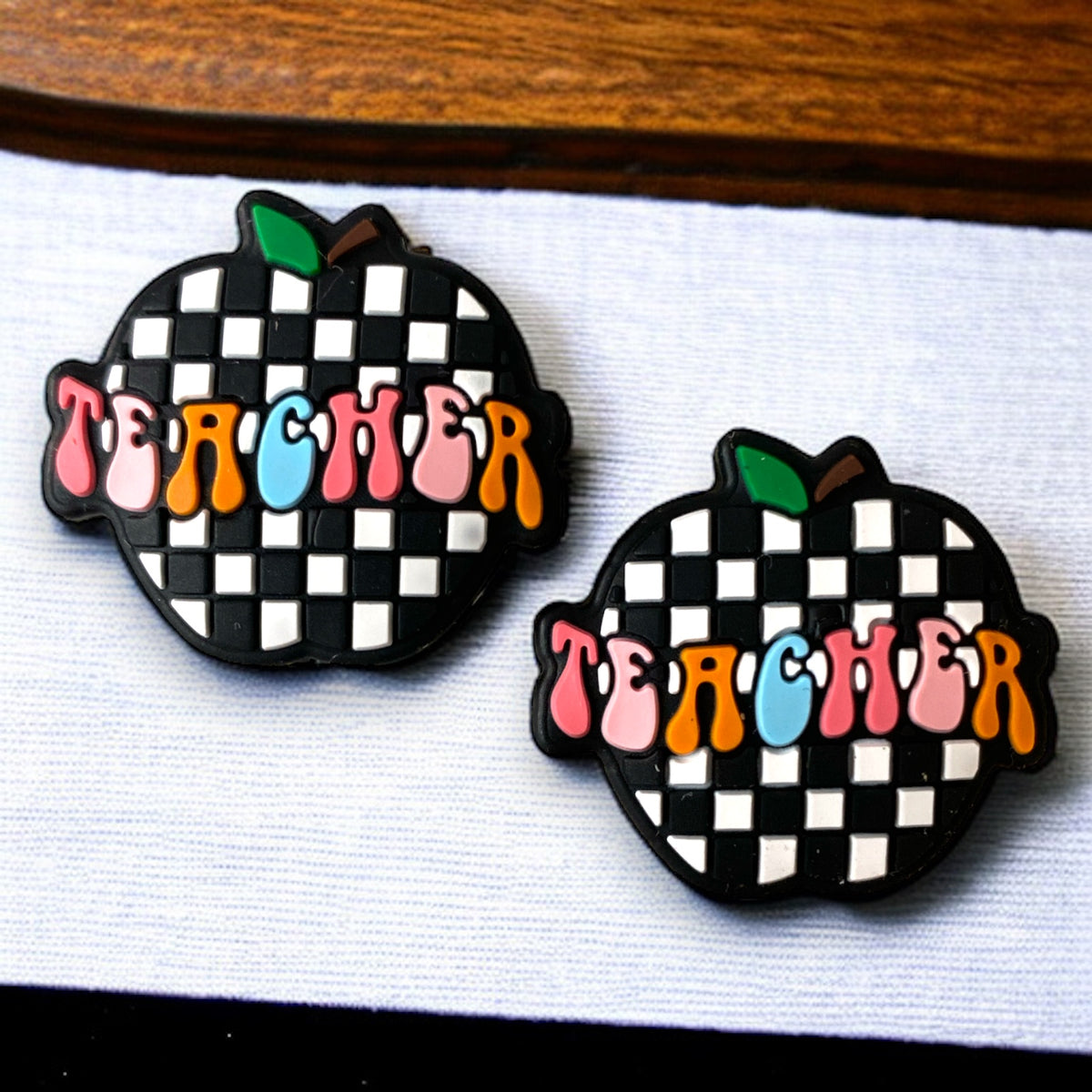 X343 - "Teacher Checker Apple" Silicone (1 Count) Focal Bead