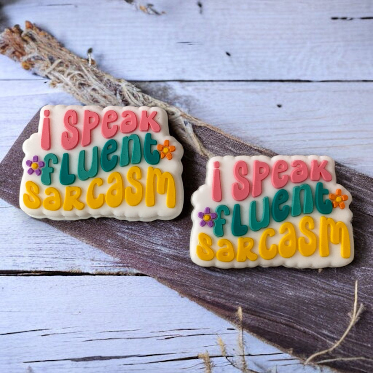h1090 - “I Speak Fluent Sarcasm" Silicone Focal Bead (1 Count)