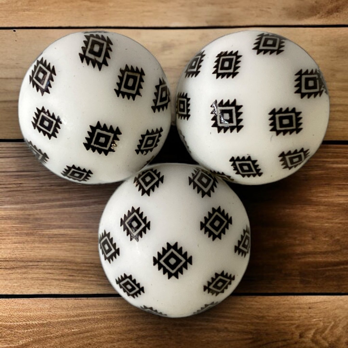 T68- 15mm "Koe" Silicone Bead