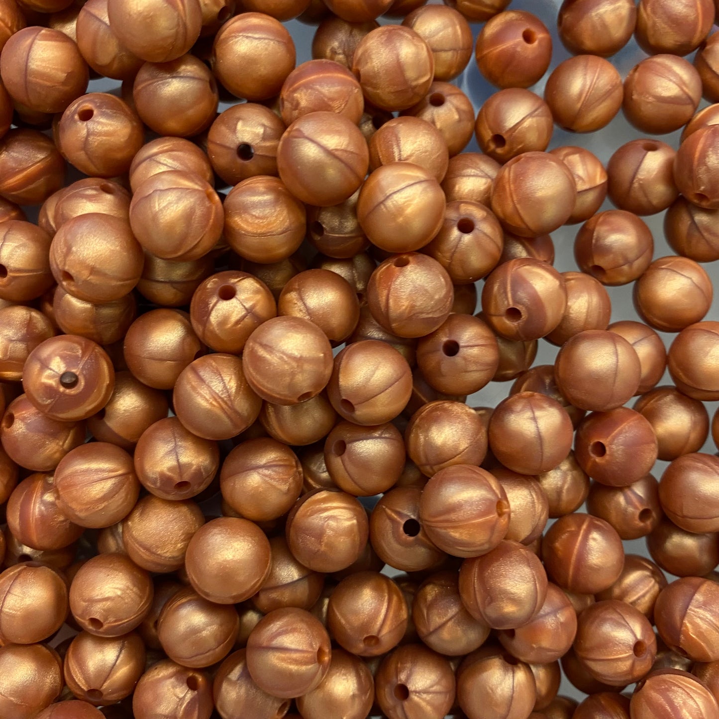a 20 / 15mm - Pearl Copper Silicone Bead