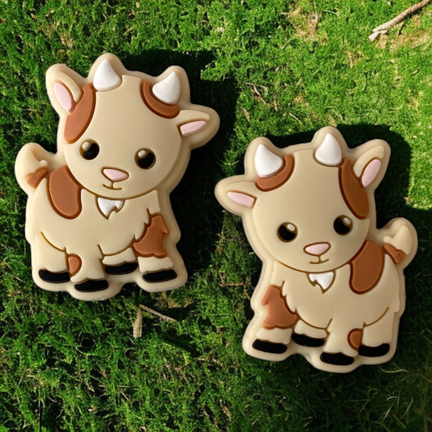 T410- Goat Silicone Focal Bead (1 Count)