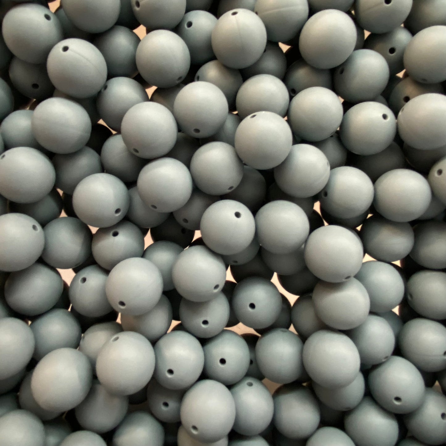 33 / 15mm - Dark Gray Silicone Bead