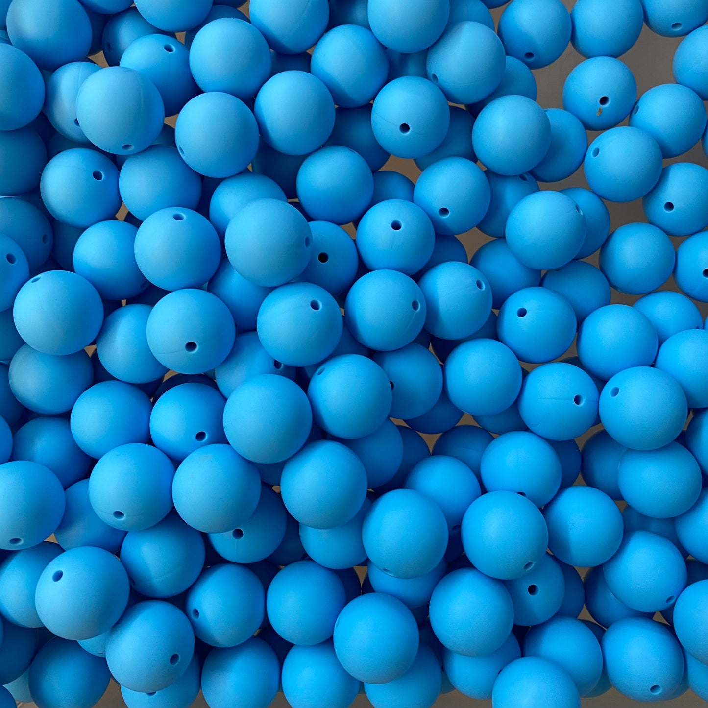 a 62 / 15mm - Baby Blue Silicone Bead