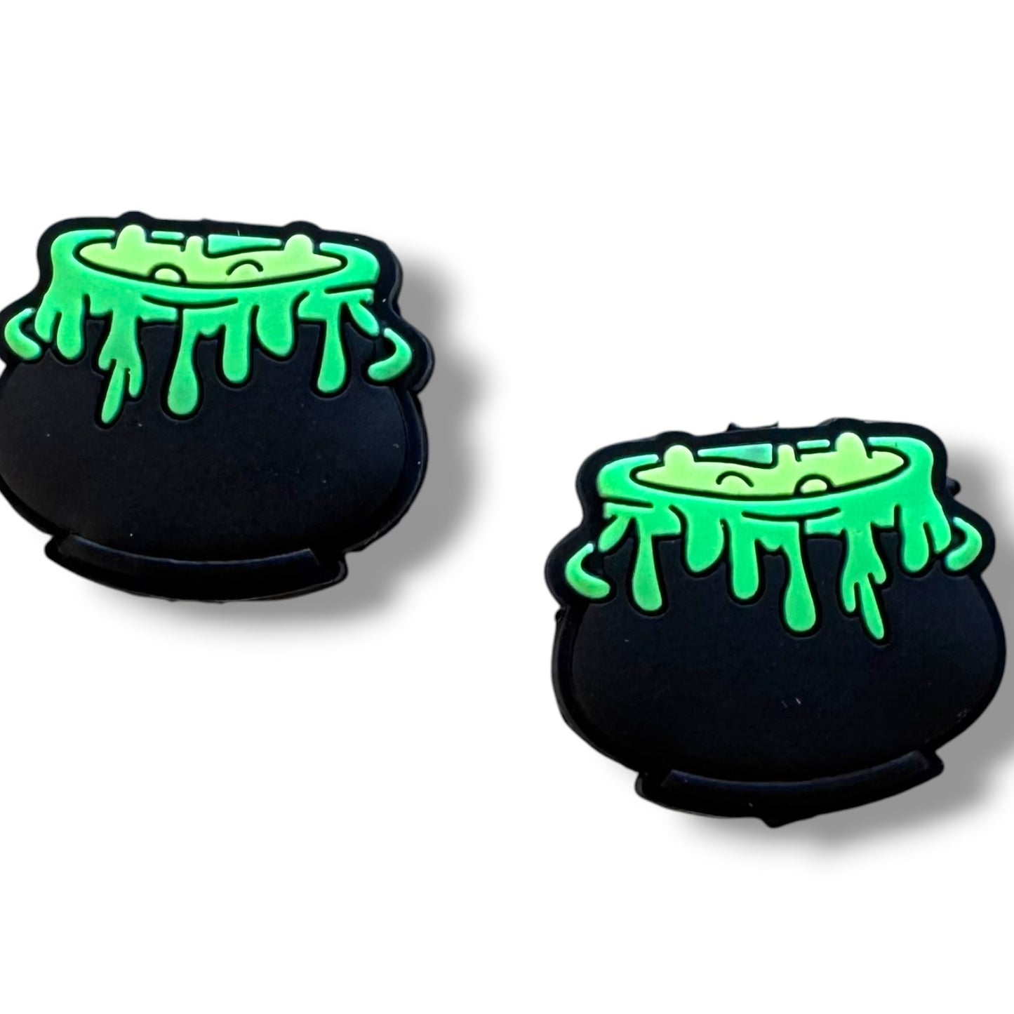 h968- "Caldron" Silicone Focal Bead for DIY Crafts (1 Count)