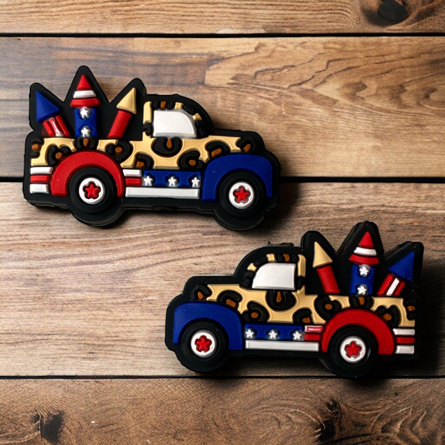 h901 - "Patriotic / Truck" Silicone Focal Bead (1 Count)