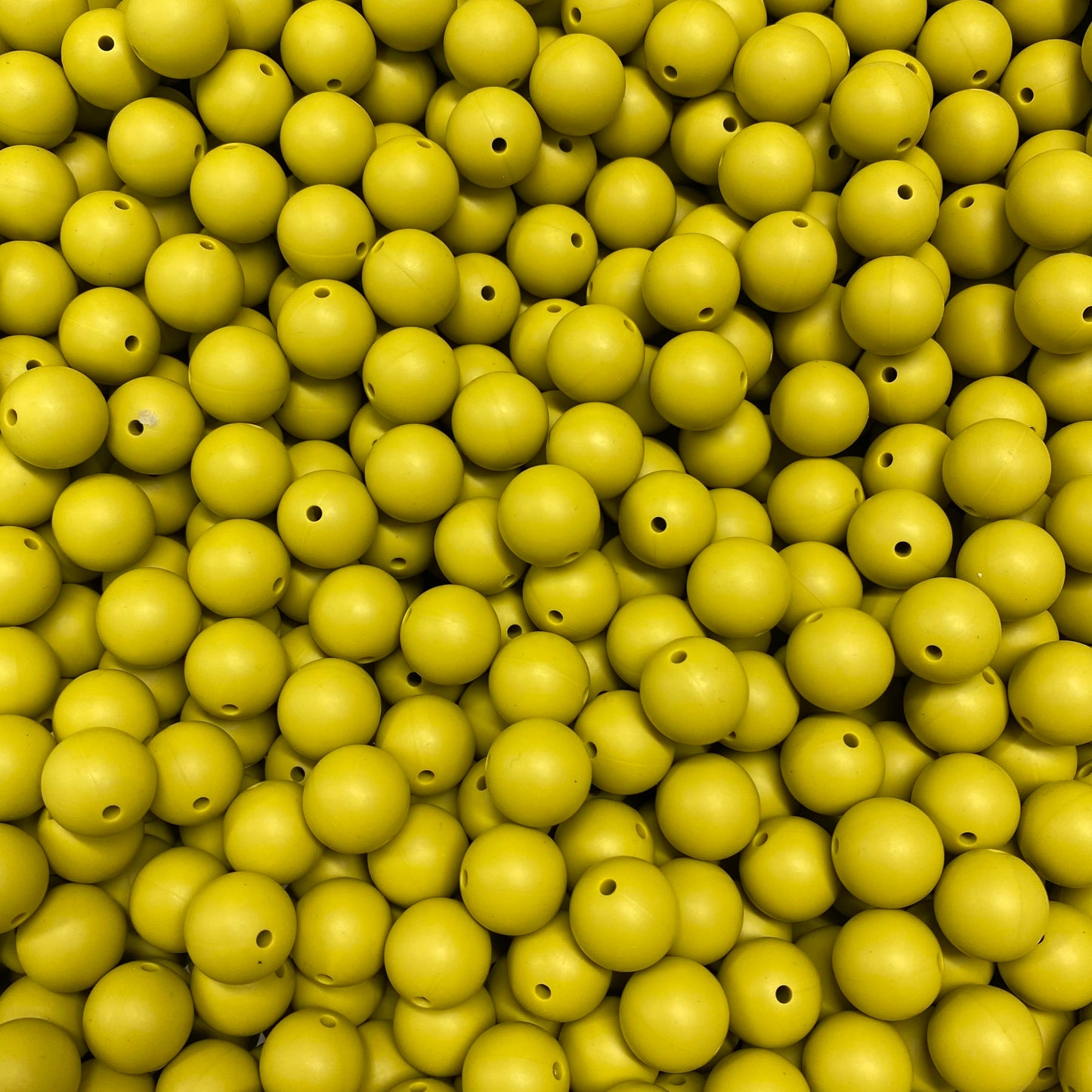 a 74 / 15mm - Split Pea Silicone Bead