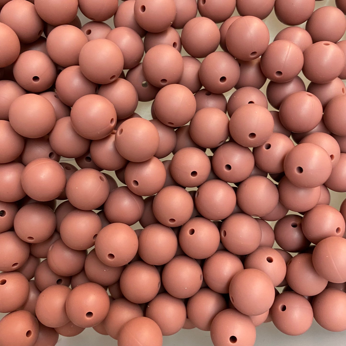 a 16 / 15mm - Mahogany Silicone Bead