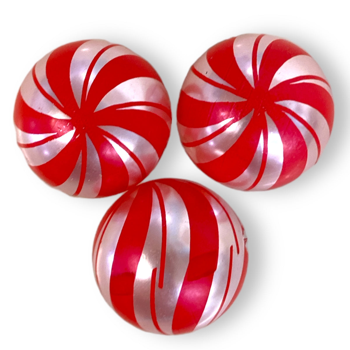 W437- 20mm Peppermint Gloss Acrylic Beads (1 Count)