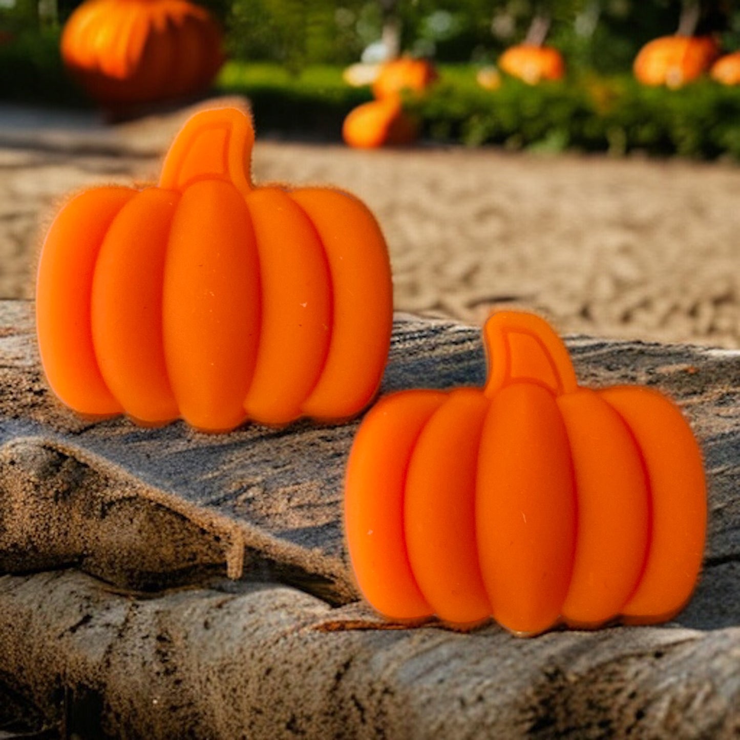 h890 - Pumpkin Silicone BPA Free Focal Beads (1 Count)