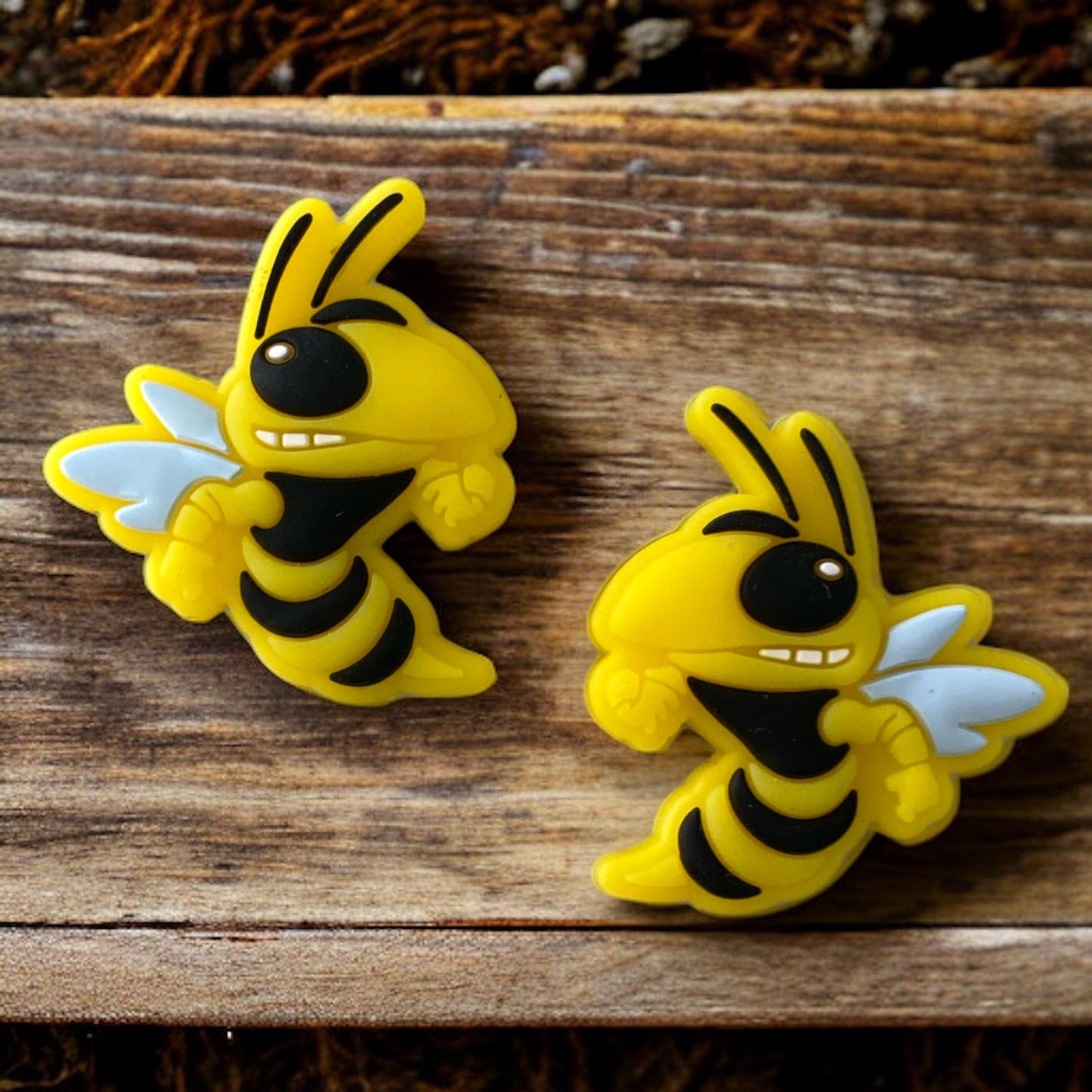 T402- “Bee" Focal (1 Count) Bead Silicone