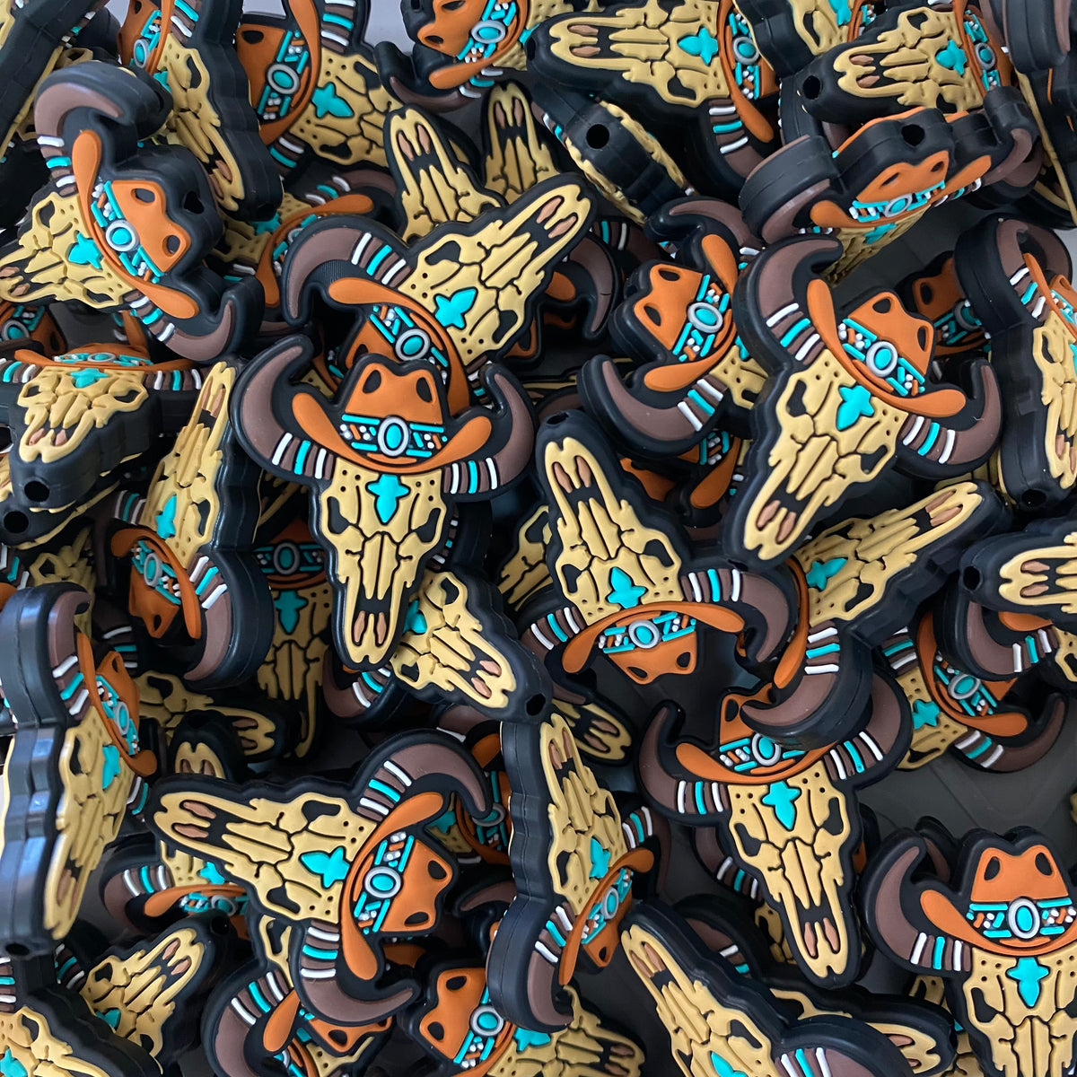 X465 - “Longhorn With Hat" Silicone Focal Bead (1 Count)