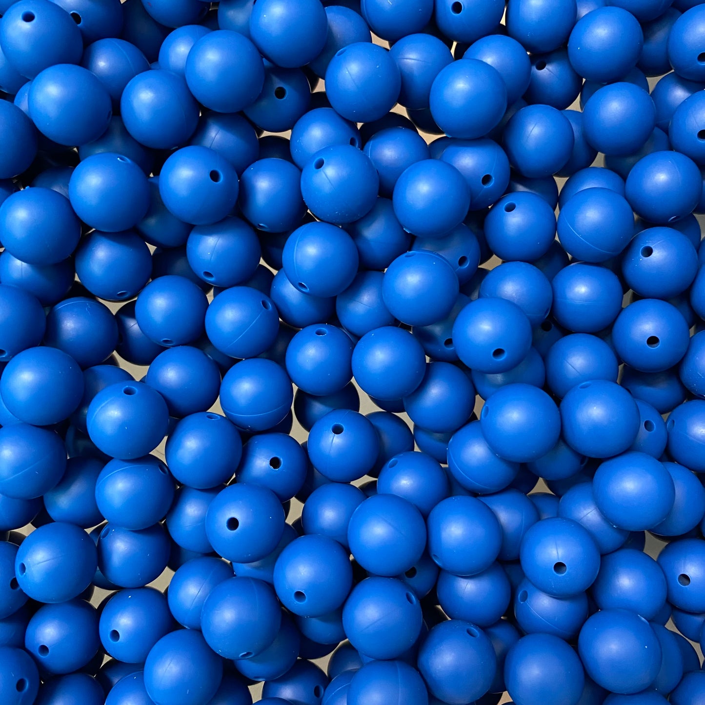 a 69 / 15mm - Dark Blue Silicone Bead