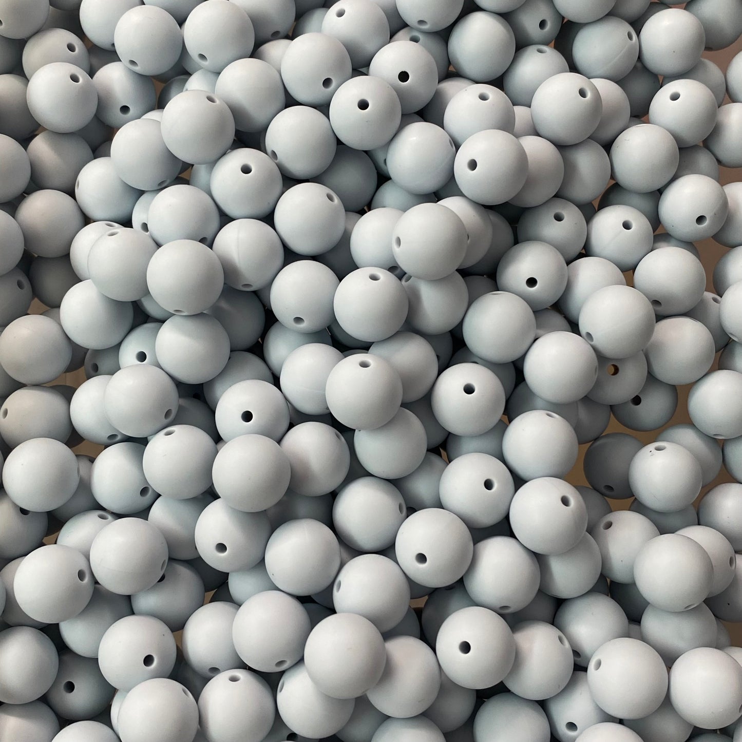 a 91 / 15mm - Creamy Blue Silicone Bead