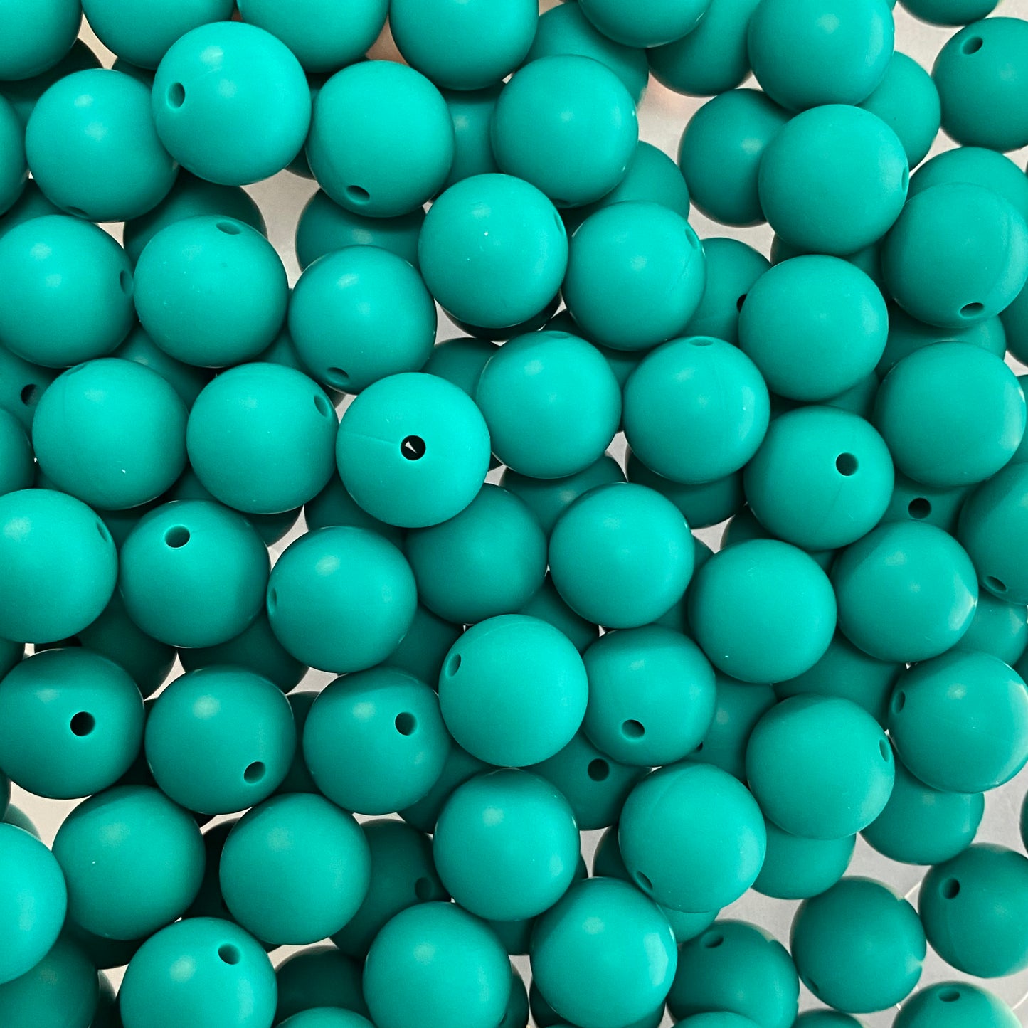 80 / 15mm - Emerald Silicone Bead