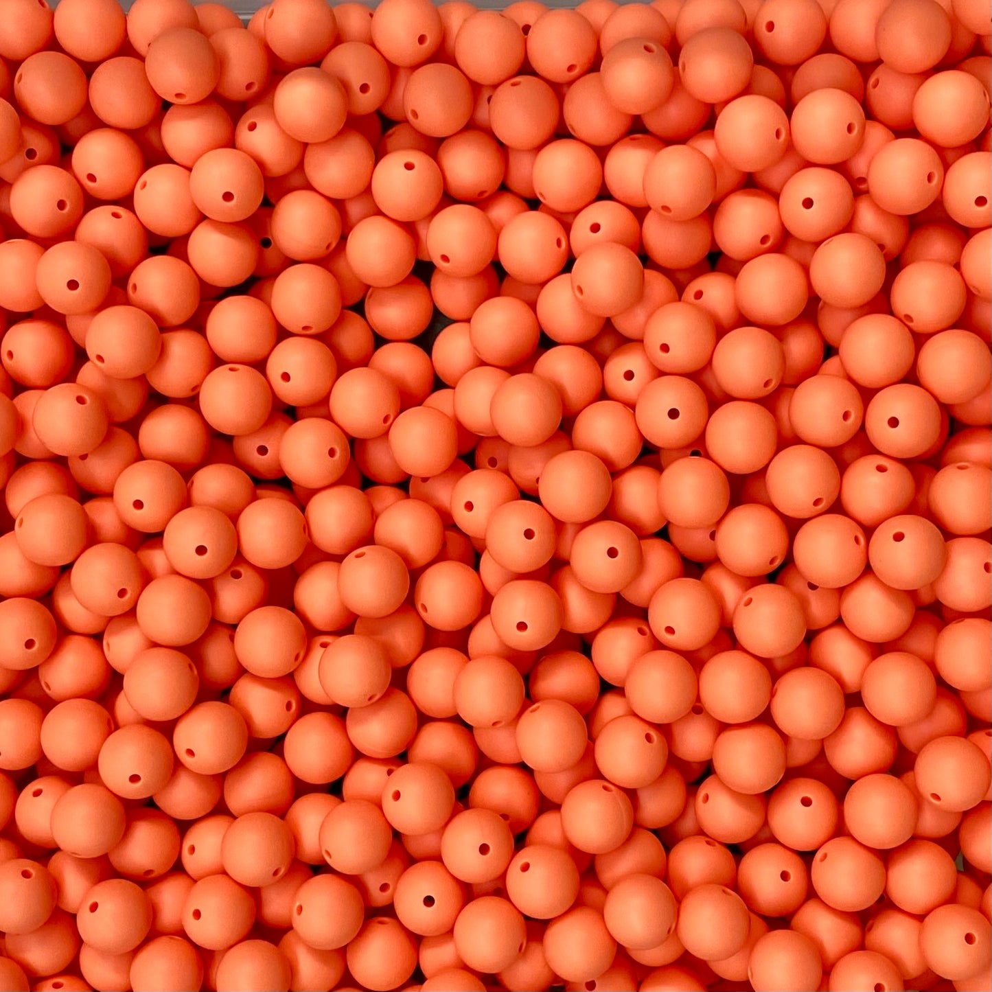 a 81 / 15mm- Coral Silicone Bead