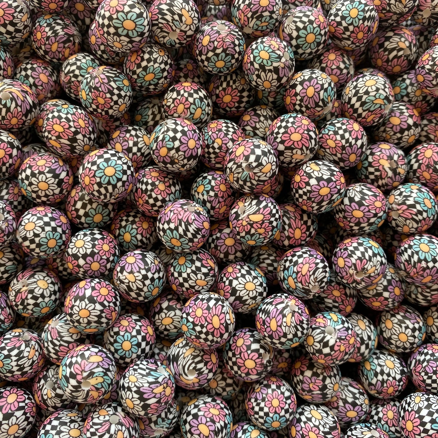 #788 - 15mm “Groovy Checkered Flag” Silicone Beads