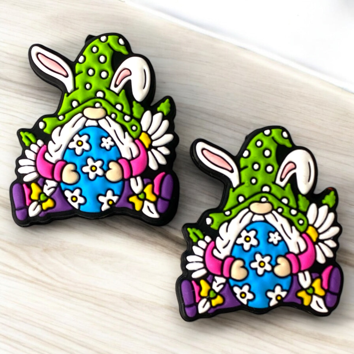 h891- “Gnome Bunny” Silicone Focal Bead (1 Count)