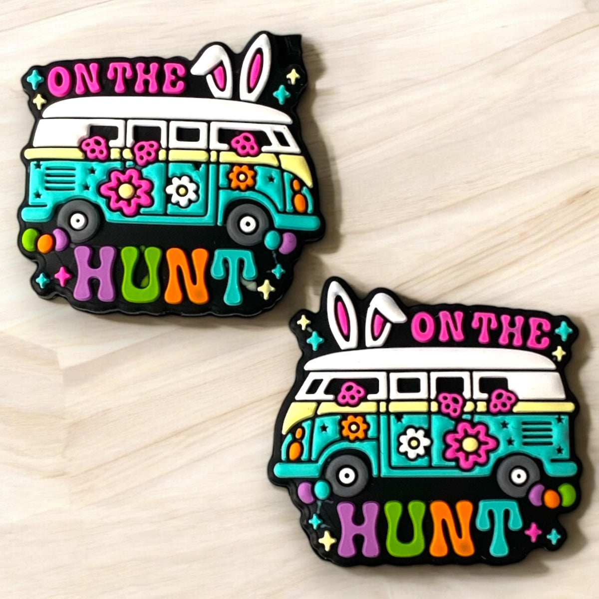 h921- “On The Hunt” Silicone Focal Bead (1 Count)
