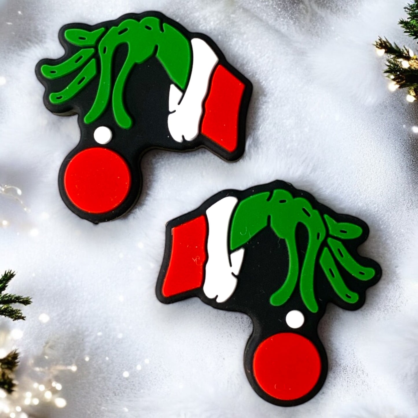 h926- “Christmas Hand” Silicone Focal Bead (1 Count)