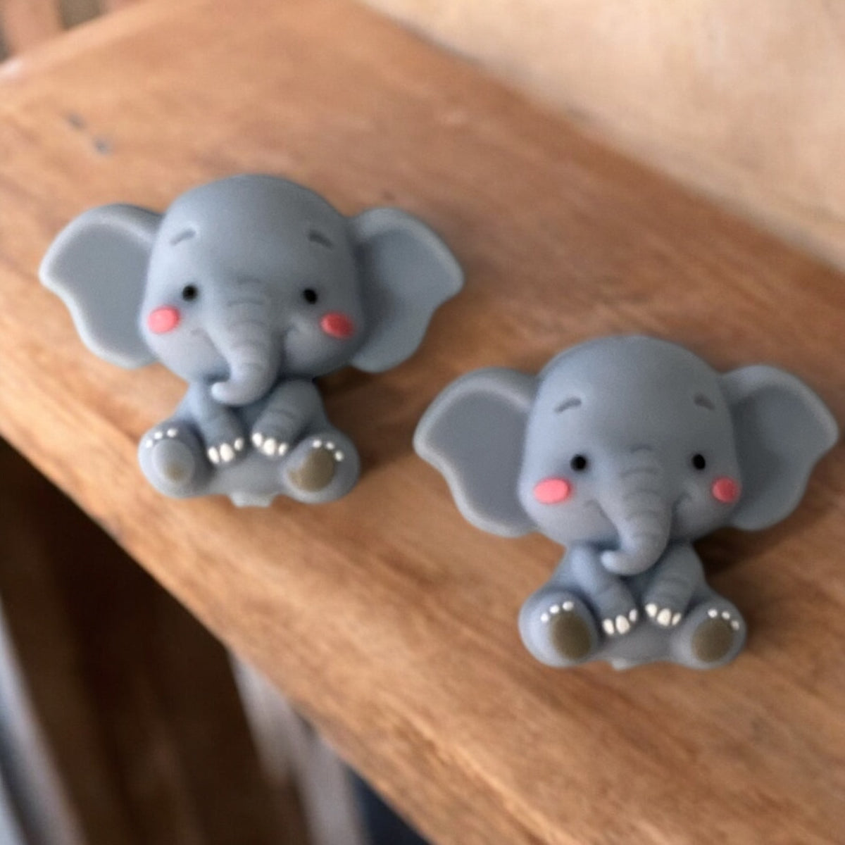 T442- “3D Elephant” Silicone Focal Bead (1 Count)