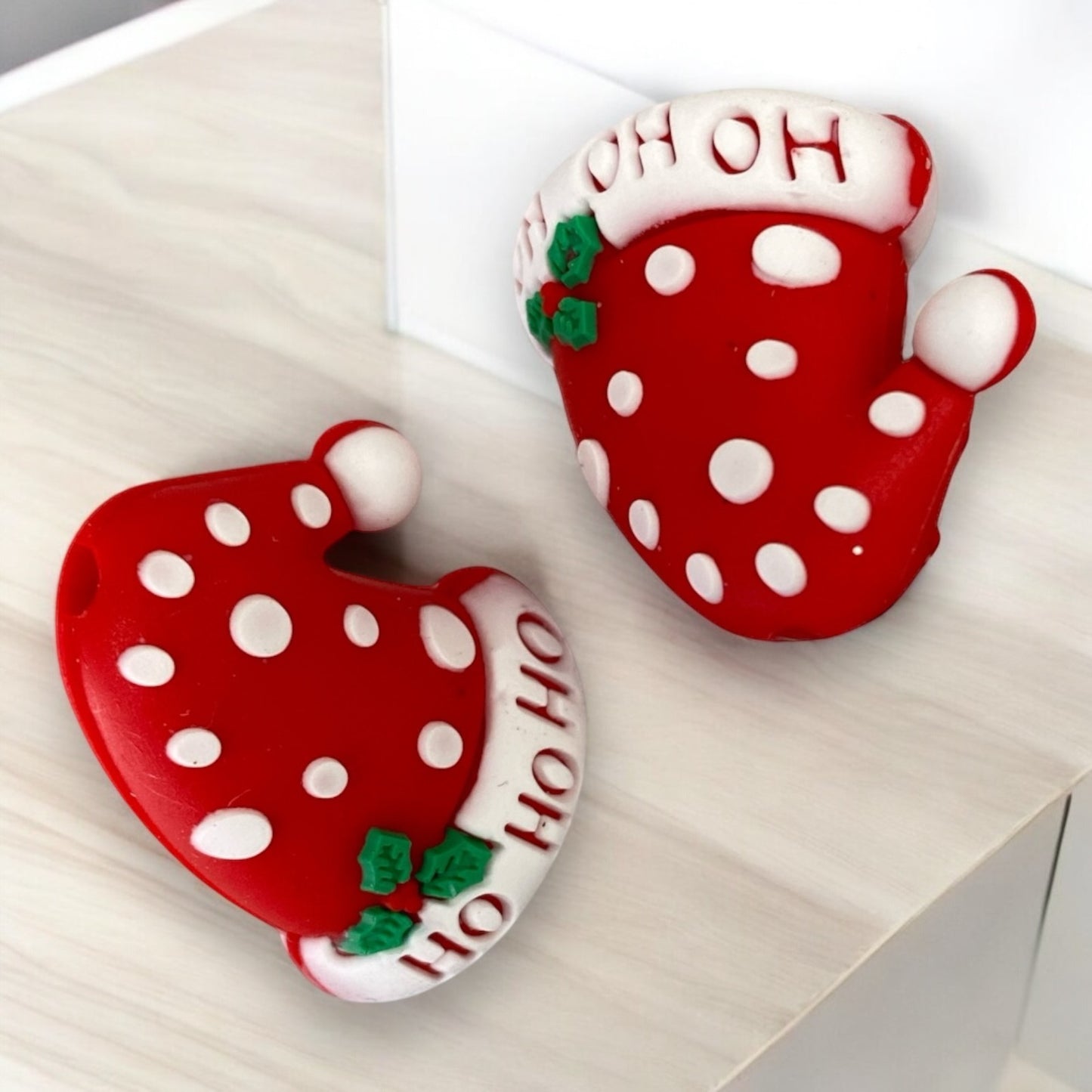 h840 - “3D Santa Hat” Silicone Focal Bead (1 Count)