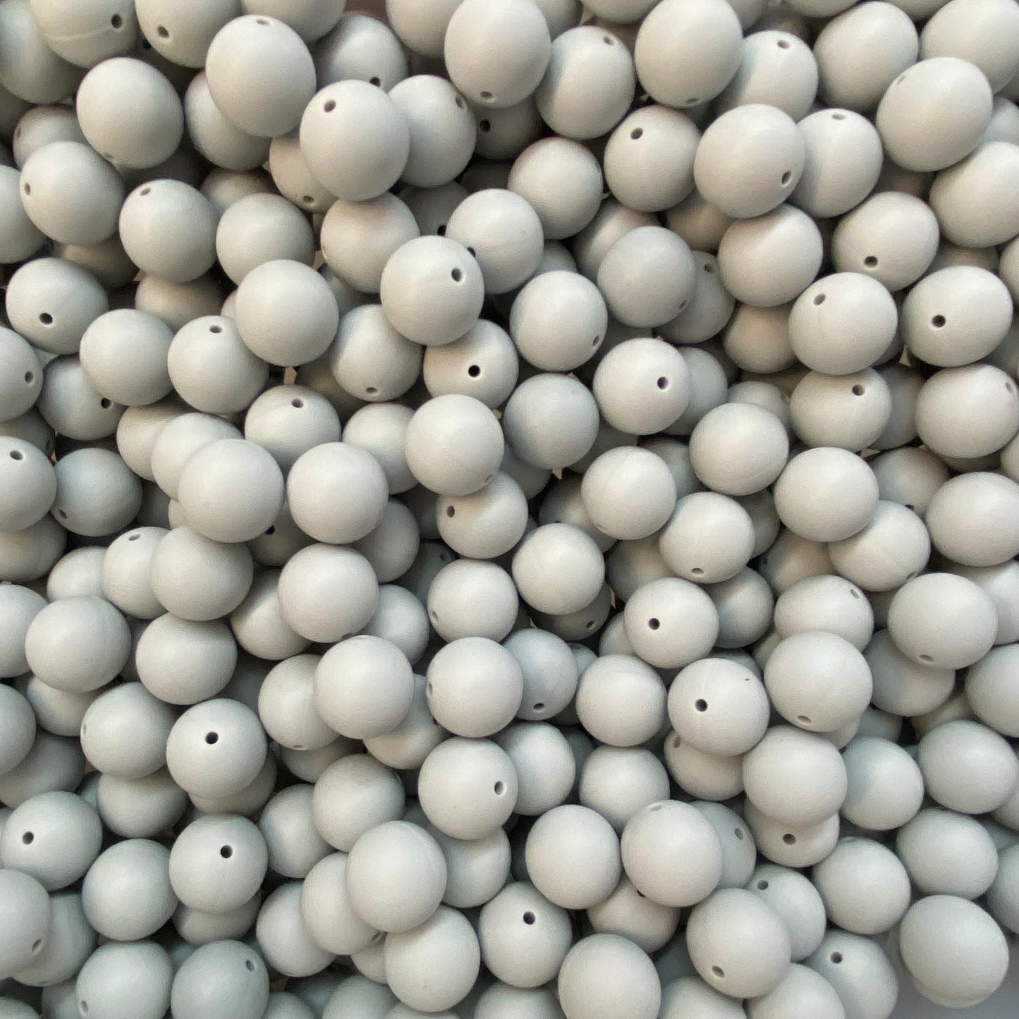 32 / 15mm - Light Gray Silicone Bead