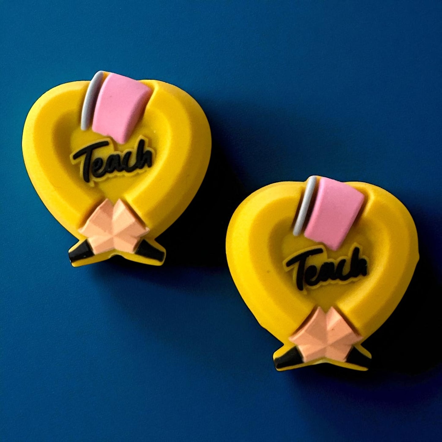 X280- “Teacher (Heart Pencils)” Silicone Focal Bead (1 Count)