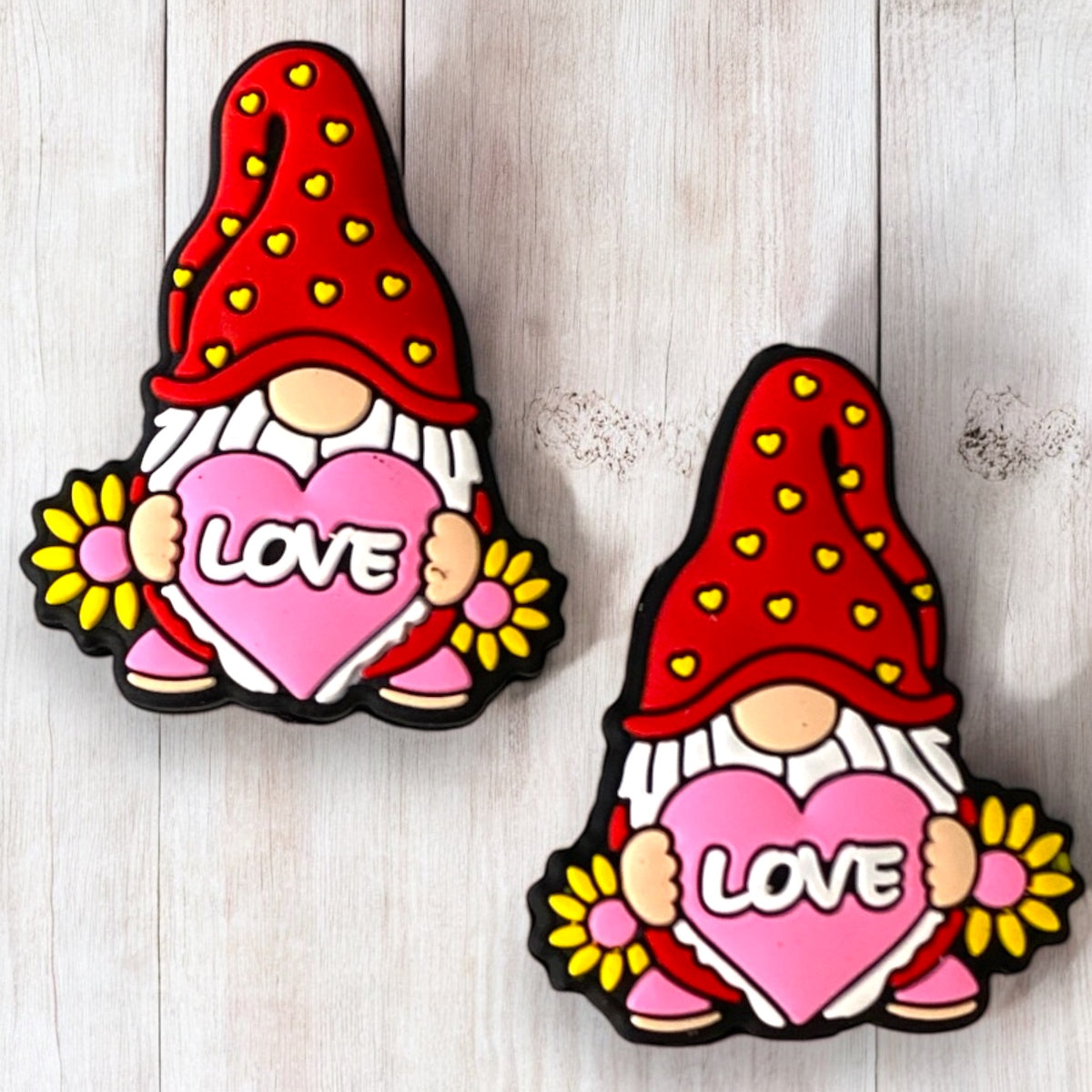 h949 - “Love Gnome” Silicone Focal Bead (1 Count)