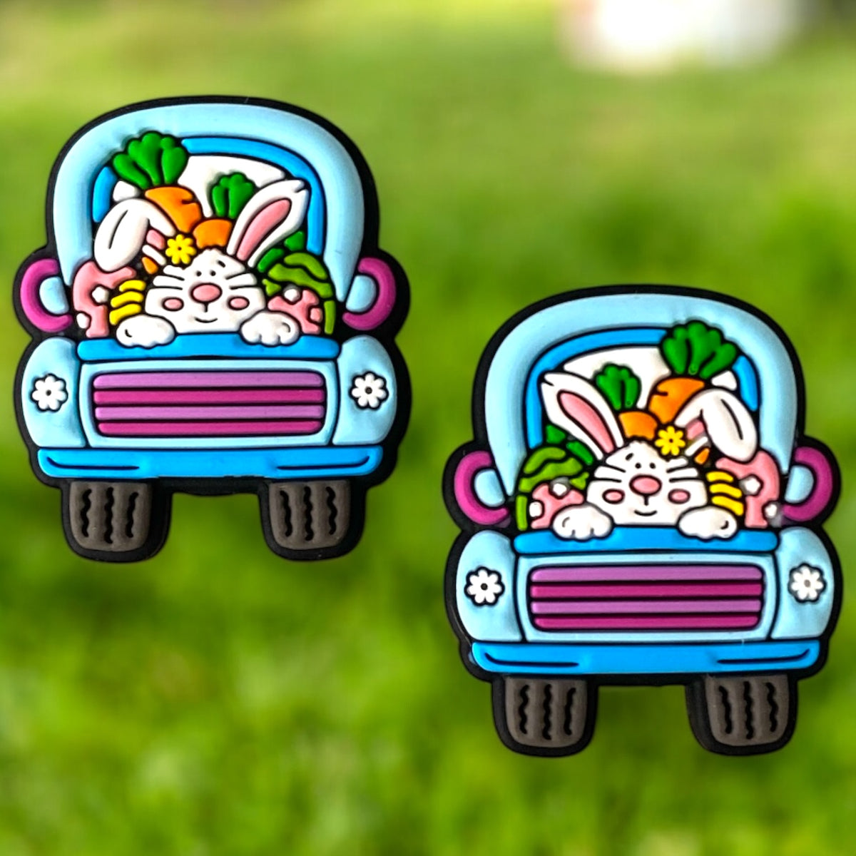 h931 - "Bunny Truck” Silicone Focal Bead (1 Count)
