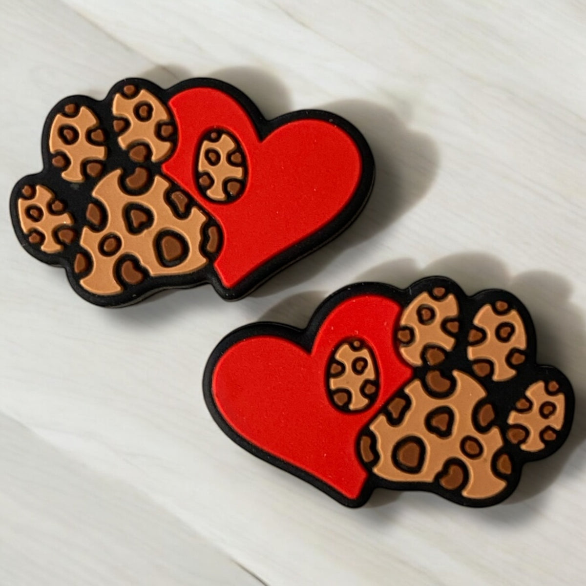 X316 - "Paw / Heart" Silicone Focal Bead (1 Count)