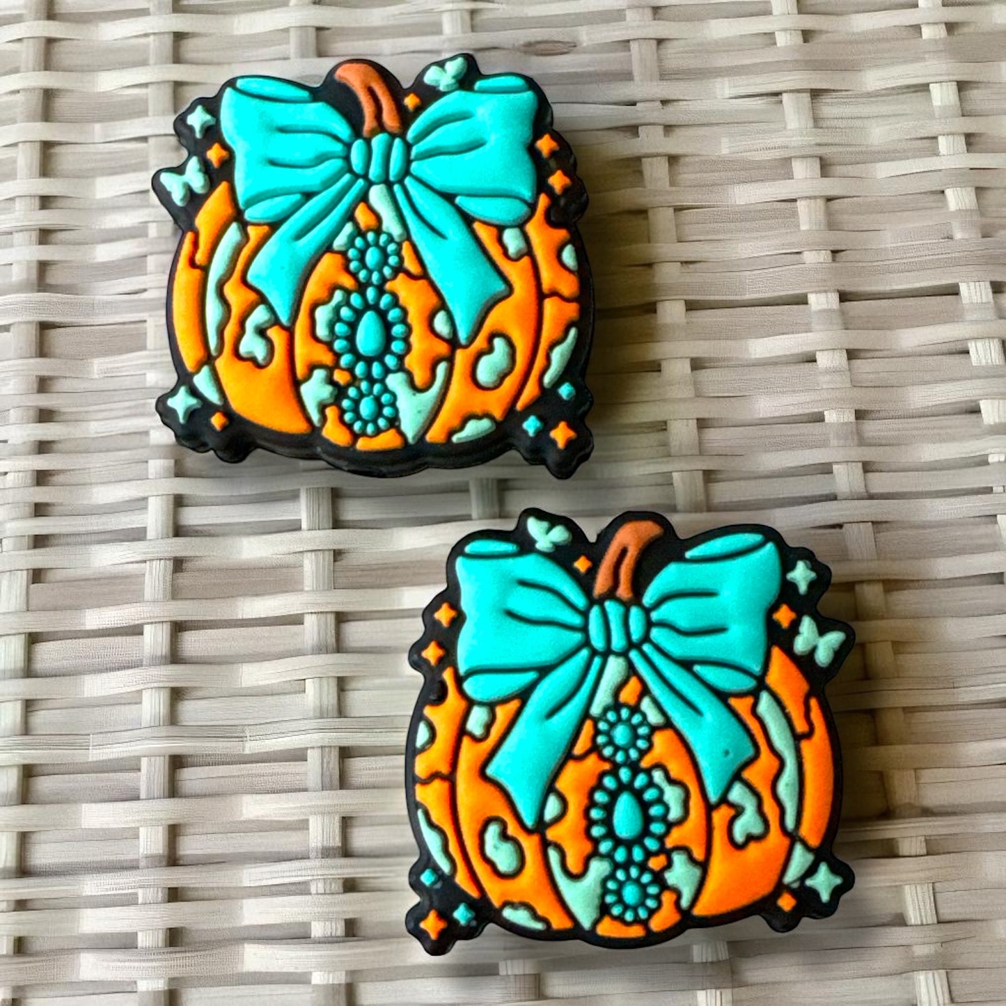 h949- "Turquoise Western Pumpkin" Silicone Focal Bead