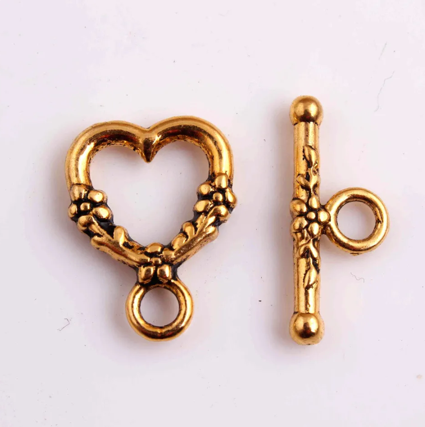 P82 - Gold Flower Heart 14mm x 18mm Toggles (5 Packs)