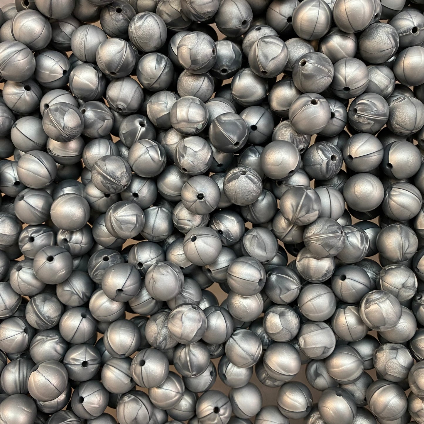 a 05 / 15mm - Pearl Silver Bead