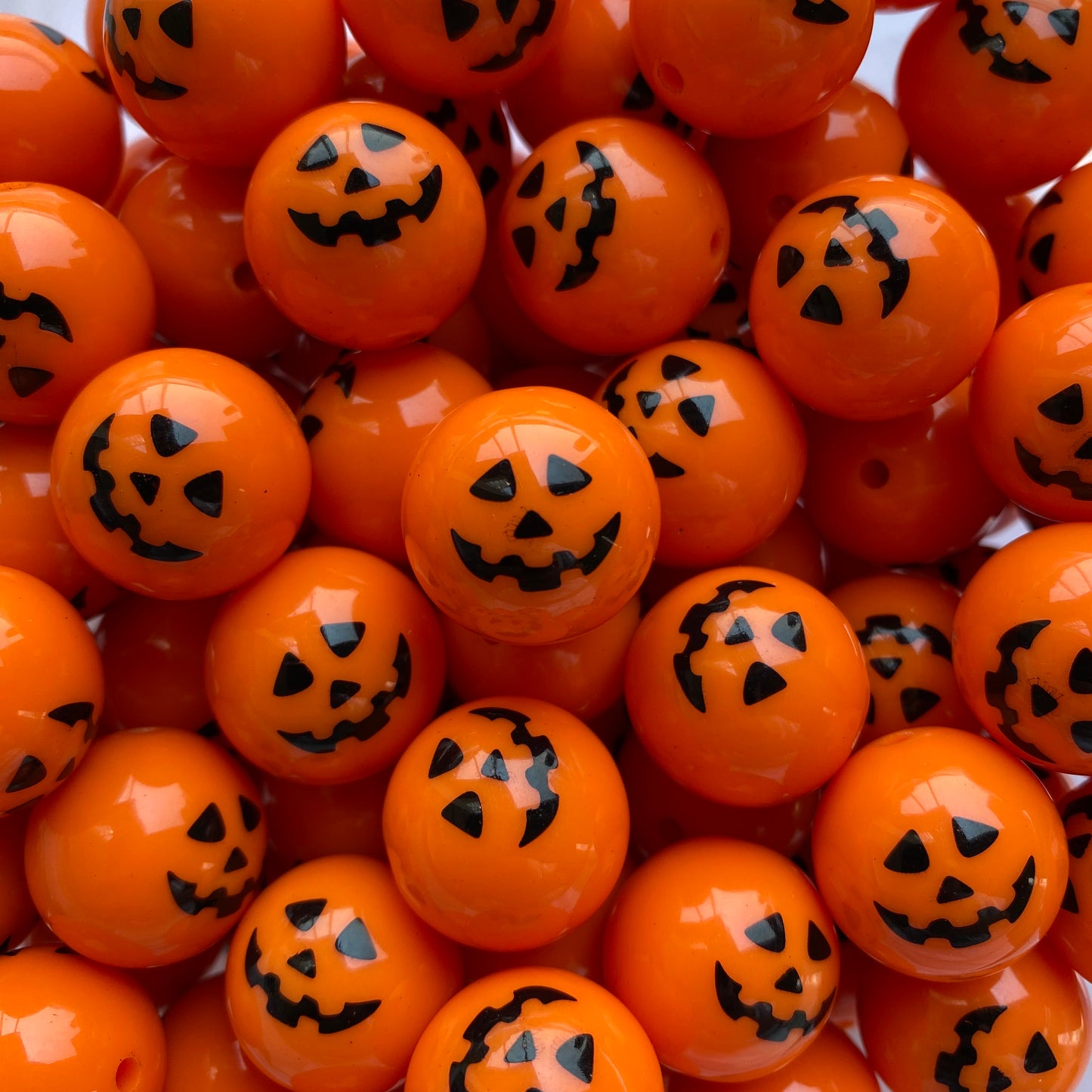 W344- 20mm Pumpkin Beads (1 Count)