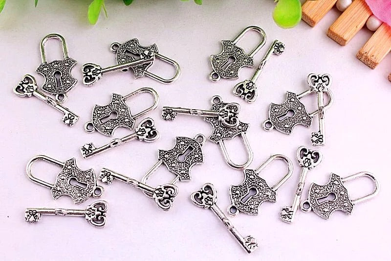 P92 - Lock & Key 14mm x 18mm Toggles (5 Sets)