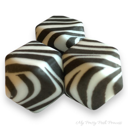 A-6021- 14mm "Zebra" Hexagon Silicone Beads