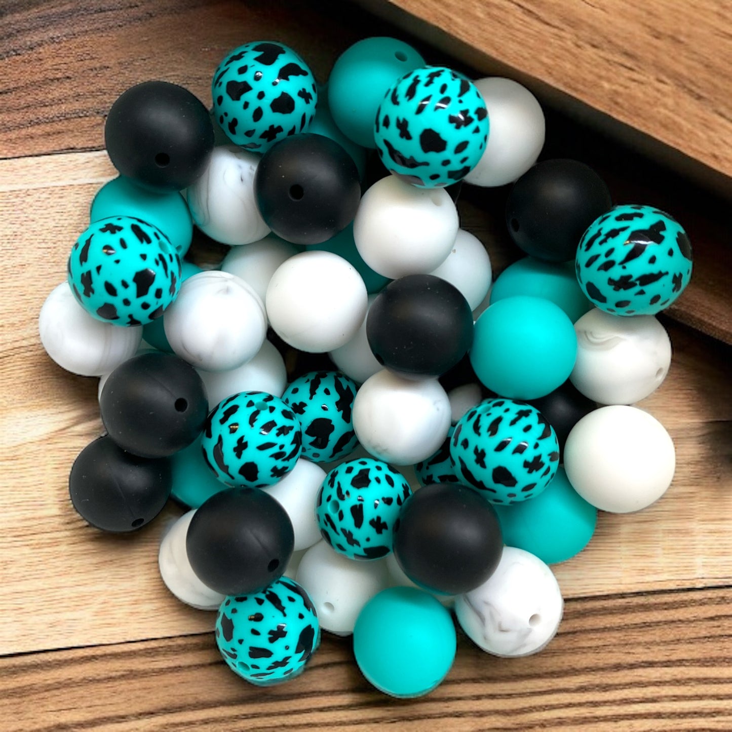 CK - 111 -  19mm "Aqua / Black Cow" 50 Count  Silicone Bead Pack