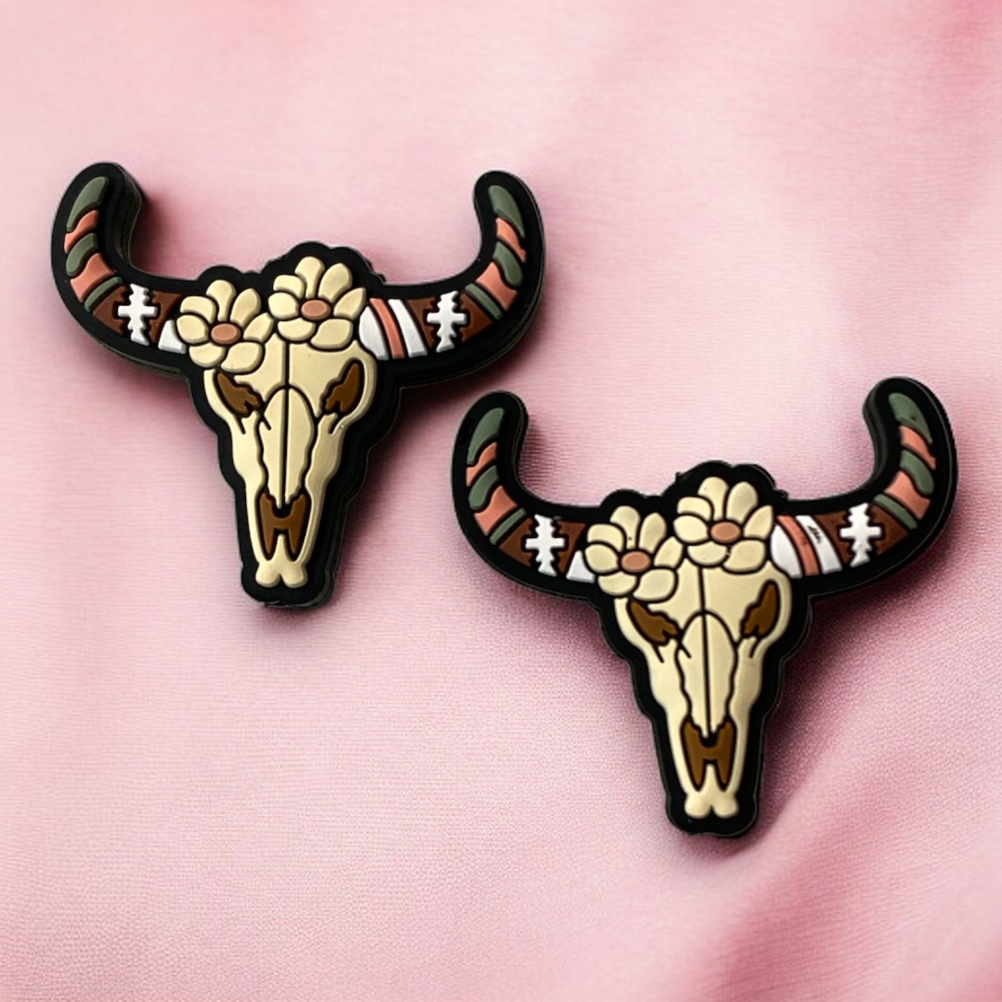 X371 -  “Cream Longhorn" Silicone Focal Bead (1 Count)