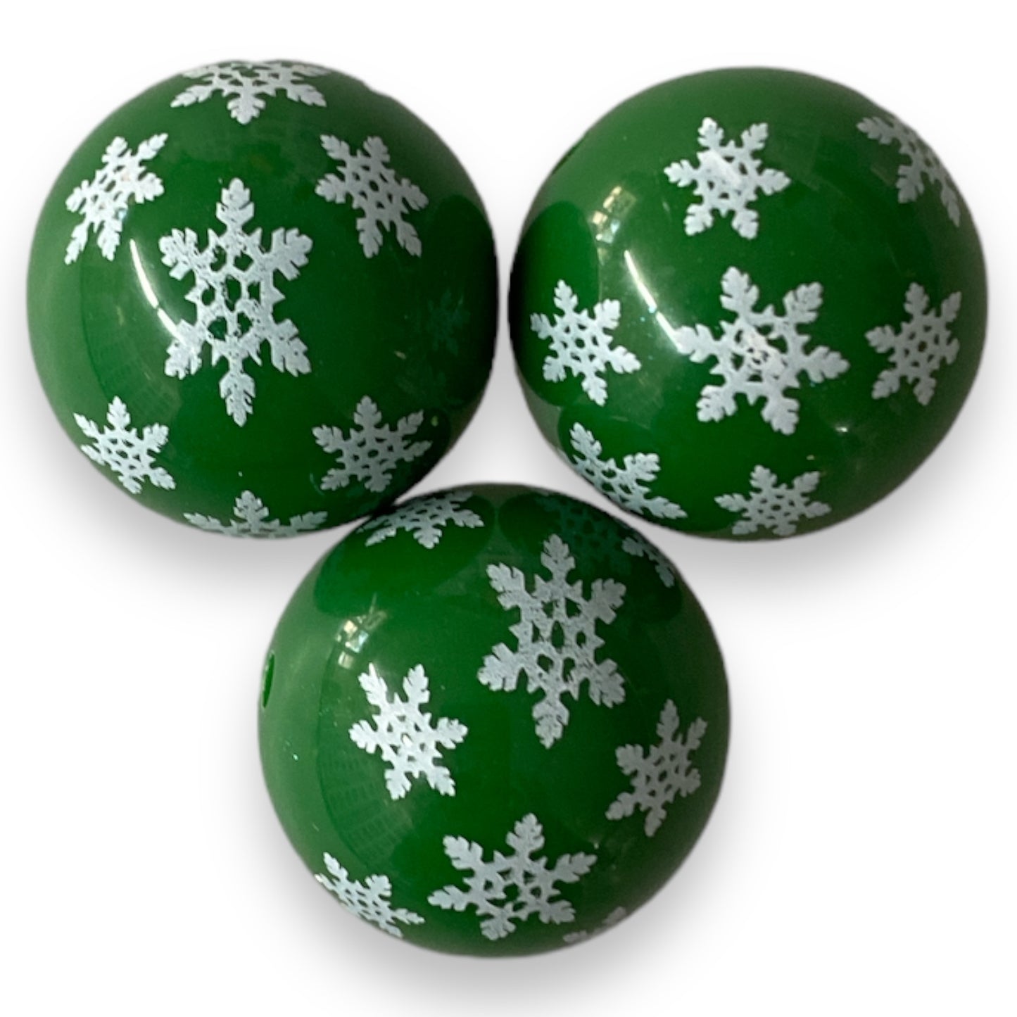 W368- 20mm Green Snowfall Acrylic Beads  (10 Count)