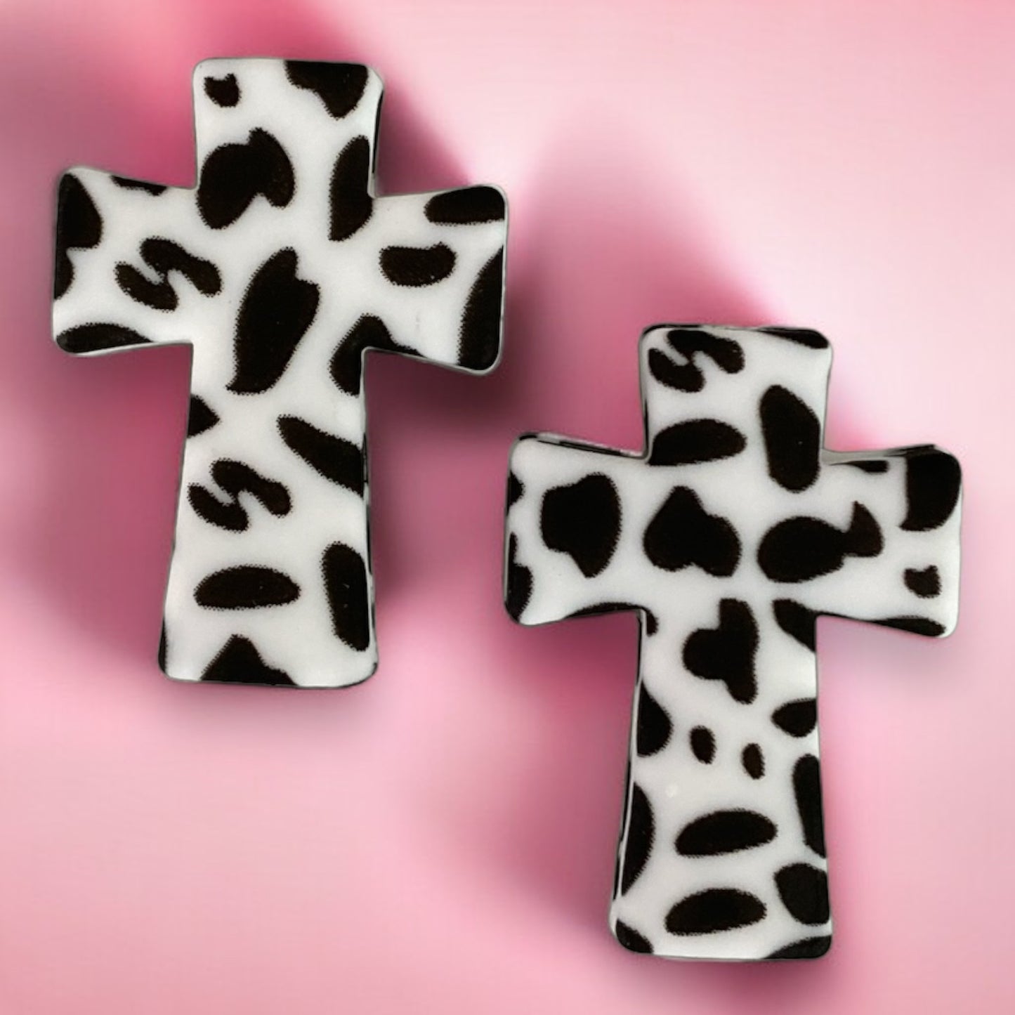 e596 -  "Cow Cross" Silicone Focal Bead (1 Count)