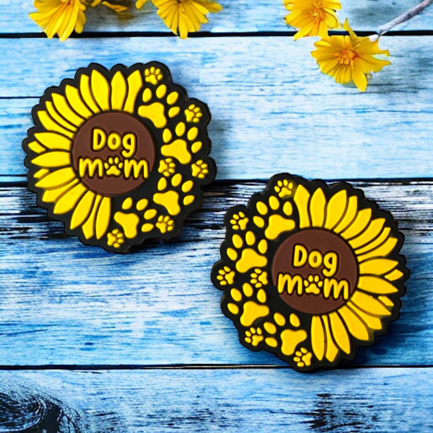 X281 - "Dog Mom Flower” Silicone (1 Count) Focal Bead