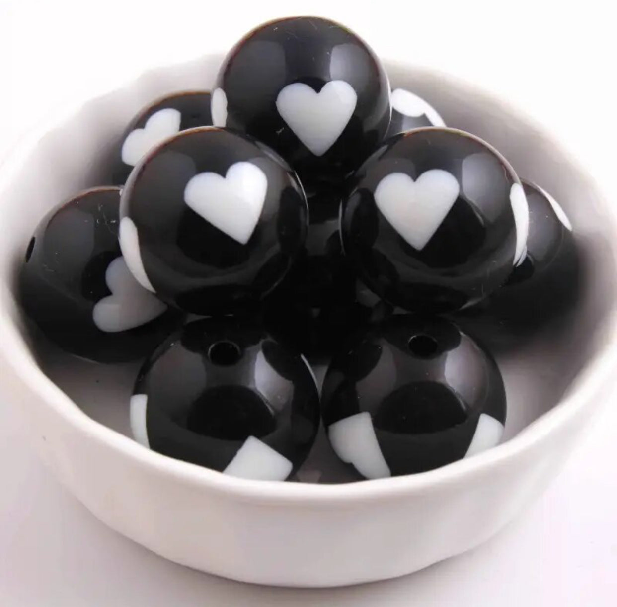 W378- 20mm  Black HeartAcrylic Beads (1 Count)